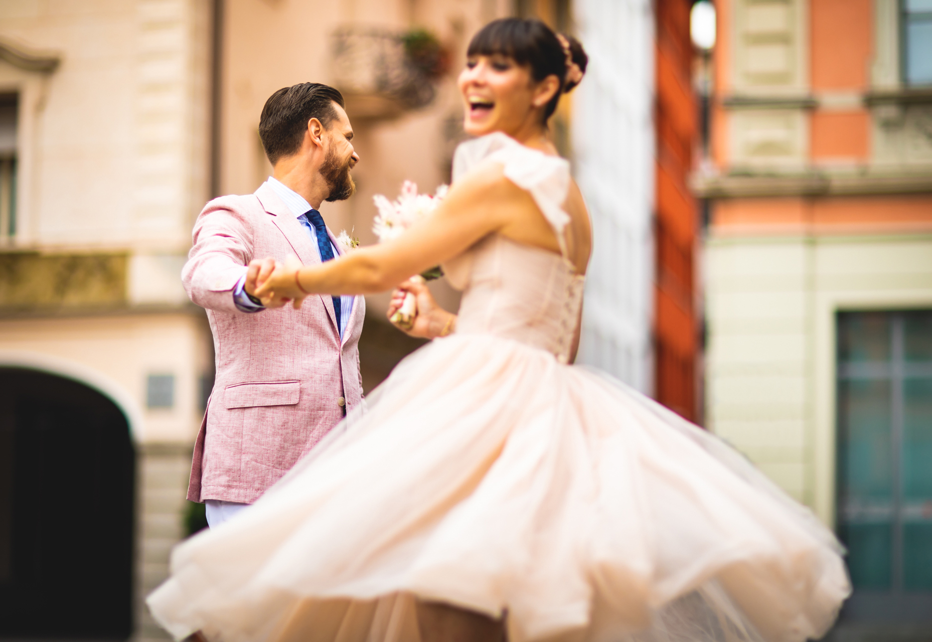 Sposi che ballano in Piazza a Lugano