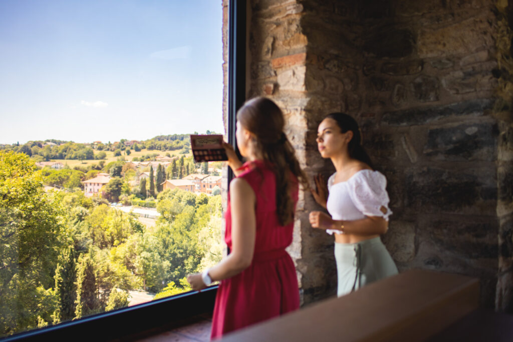 Reportage fotografico preparativi della sposa al Castello di Casiglio a Como